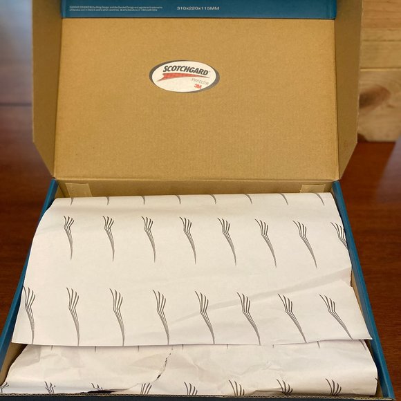 Dansko "Hilde Suede" casual shoes -- Size 39 -- $40 - Picture 15 of 15